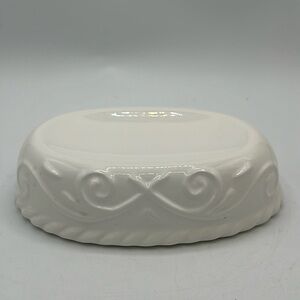 White/cream ceramic soap dish